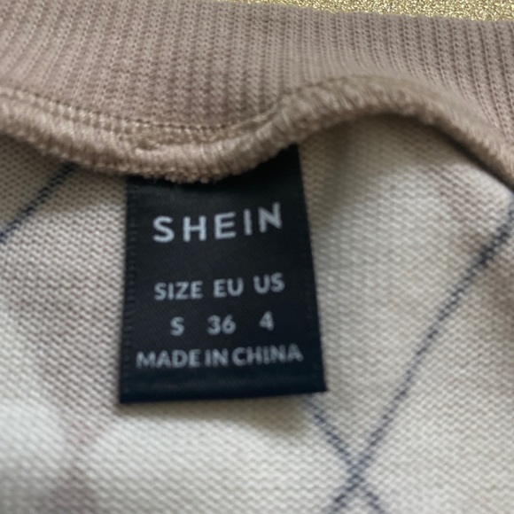 Mauve Argyle Print Cropped Sweater Vest - Picture 2 of 3